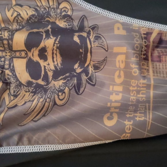 Dark Brown with Skull + Cityscape - Picture 11 of 16